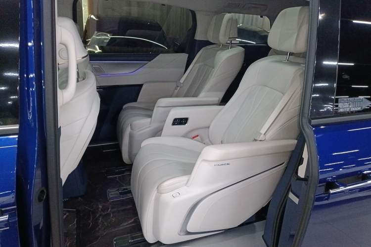 Used Buick GL8 New Energy 2024 Lu Zun Luxury Edition 7-Seater Interior 4
