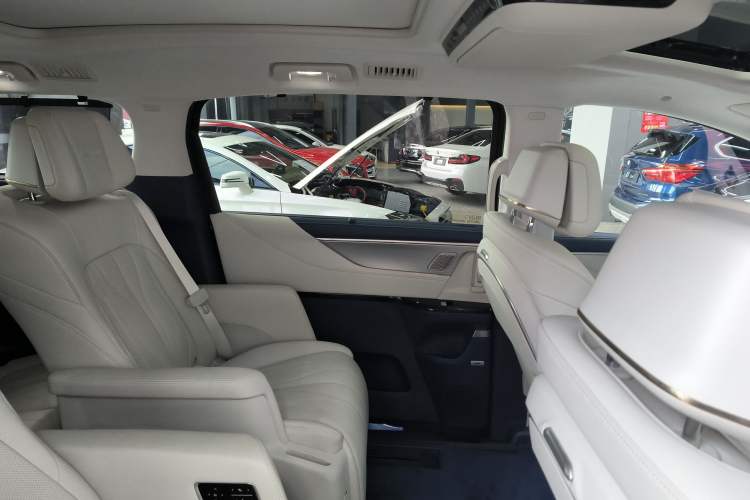 Used Buick GL8 New Energy 2024 Lu Zun Luxury Edition 7-Seater Interior 8