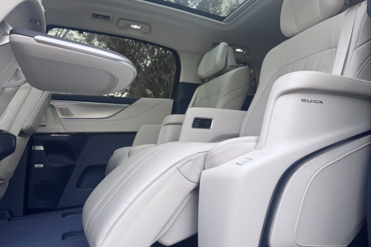 Used Buick GL8 New Energy 2024 Lu Zun Luxury Edition 6-Seater Interior 9