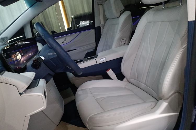 Used Buick GL8 New Energy 2024 Lu Zun Luxury Edition 7-Seater Left Front Seat