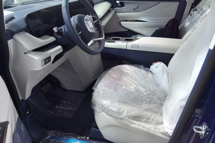 Used Buick GL8 New Energy 2024 Lu Zun Luxury Edition 7-Seater Left Front Seat