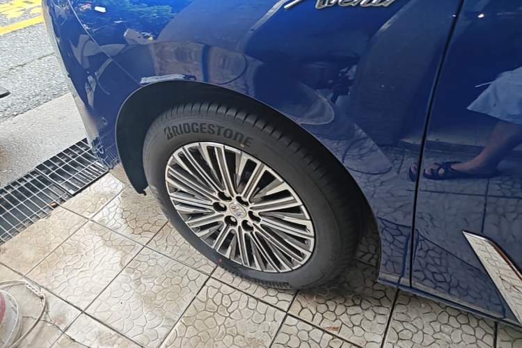 Used Buick GL8 New Energy 2024 Lu Zun Luxury Edition 6-Seater Left Front Wheel Hub