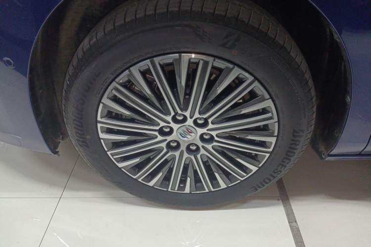 Used Buick GL8 New Energy 2024 Lu Zun Luxury Edition 7-Seater Left Front Wheel Hub