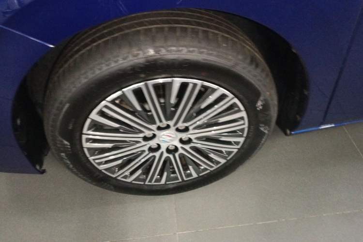Used Buick GL8 New Energy 2024 Lu Zun Deluxe Edition 7-Seater Left Front Wheel Hub