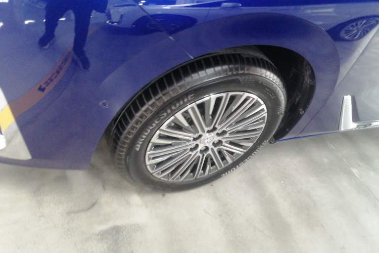 Used Buick GL8 New Energy 2024 Lu Zun Luxury Edition 7-Seater Left Front Wheel Hub