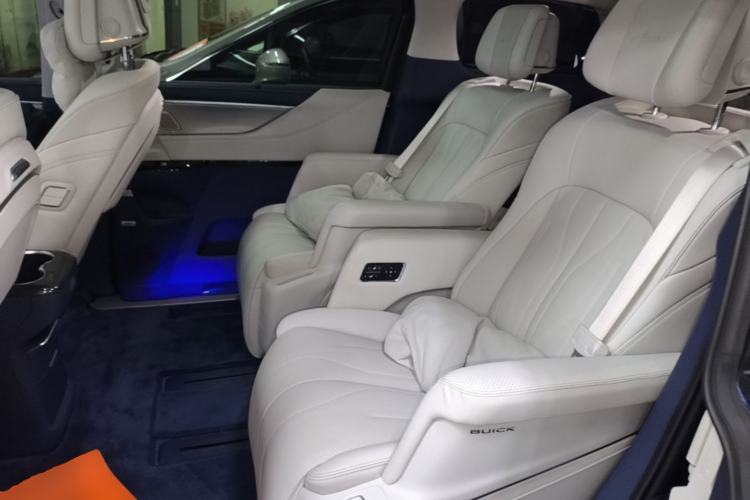 Used Buick GL8 New Energy 2024 Lu Zun Luxury Edition 6-Seater Left Rear Seat