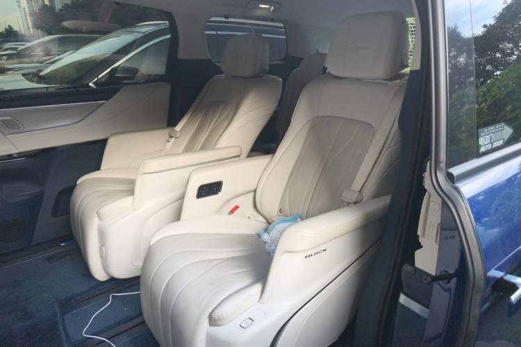Used Buick GL8 New Energy 2024 Lu Zun Luxury Edition 7-Seater Left Rear Seat