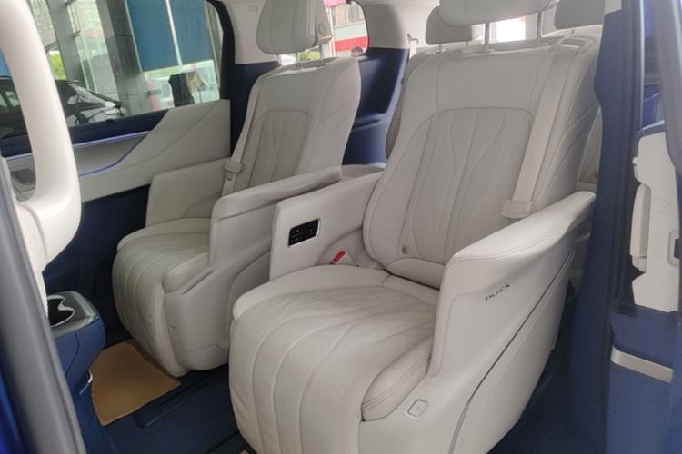 Used Buick GL8 New Energy 2024 Lu Zun Luxury Edition 6-Seater Left Rear Seat