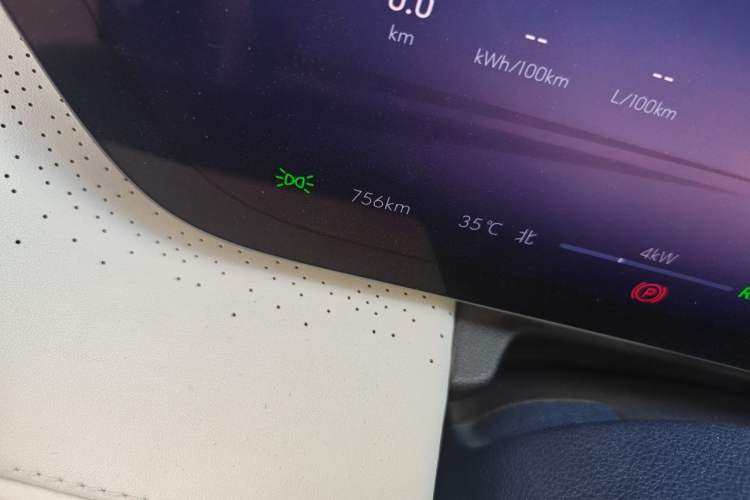 Used Buick GL8 New Energy 2024 Lu Zun Luxury Edition 6-Seater Odometer Close Up