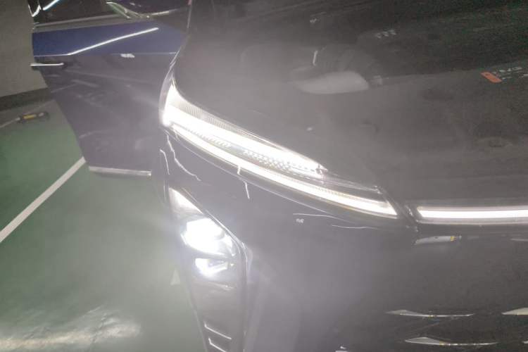 Used Buick GL8 New Energy 2024 Lu Zun Luxury Edition 7-Seater Right Front Headlight