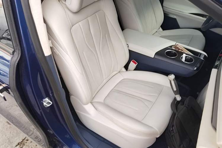 Used Buick GL8 New Energy 2024 Lu Zun Luxury Edition 6-Seater Right Front Seat