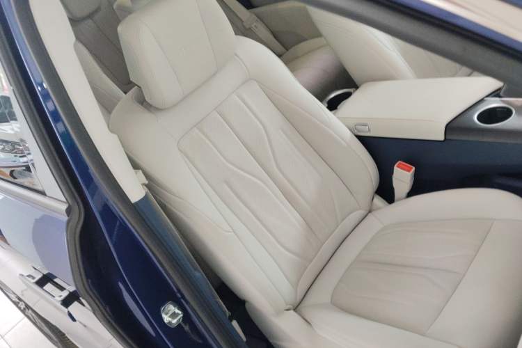 Used Buick GL8 New Energy 2024 Lu Zun Luxury Edition 7-Seater Right Front Seat