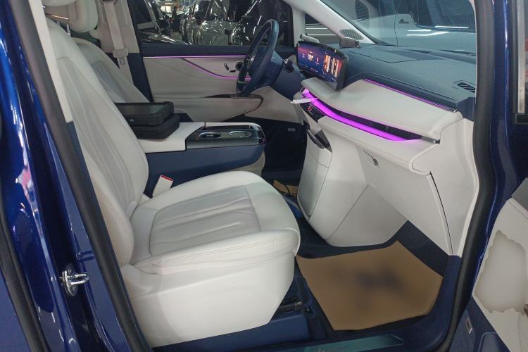 Used Buick GL8 New Energy 2024 Lu Zun Luxury Edition 7-Seater Right Front Seat