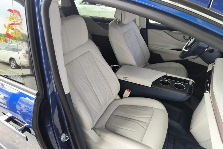 Used Buick GL8 New Energy 2024 Lu Zun Luxury Edition 7-Seater Right Front Seat