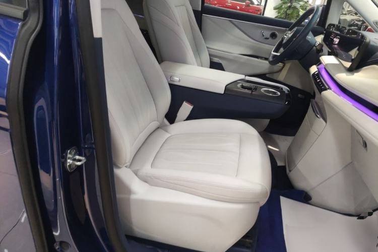 Used Buick GL8 New Energy 2024 Lu Zun Luxury Edition 6-Seater Right Front Seat