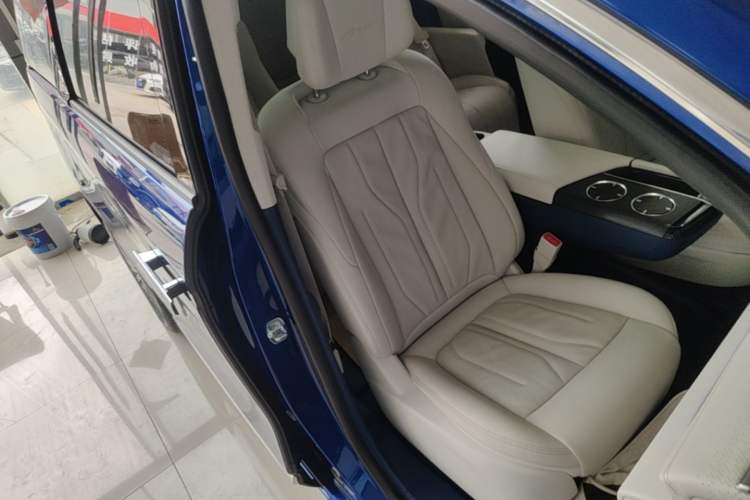 Used Buick GL8 New Energy 2024 Lu Zun Luxury Edition 6-Seater Right Front Seat