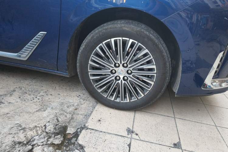 Used Buick GL8 New Energy 2024 Lu Zun Luxury Edition 7-Seater Right Front Wheel Hub