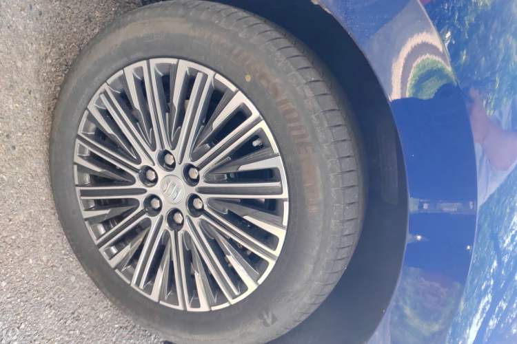 Used Buick GL8 New Energy 2024 Lu Zun Luxury Edition 6-Seater Right Front Wheel Hub