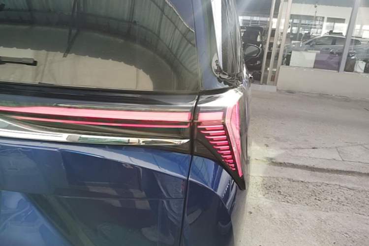 Used Buick GL8 New Energy 2024 Lu Zun Luxury Edition 6-Seater Right Rear Taillight