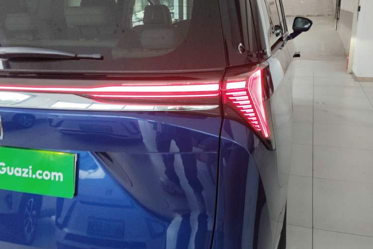 Used Buick GL8 New Energy 2024 Lu Zun Luxury Edition 7-Seater Right Rear Taillight