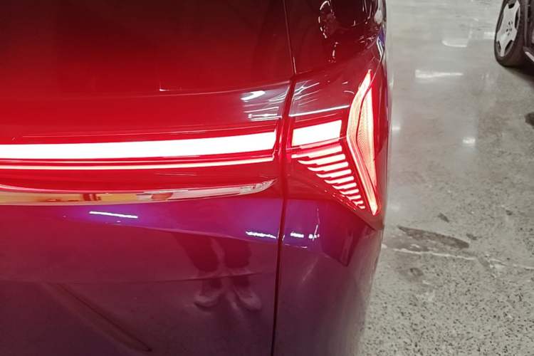 Used Buick GL8 New Energy 2024 Lu Zun Luxury Edition 6-Seater Right Rear Taillight
