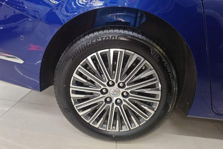 Used Buick GL8 New Energy 2024 Lu Zun Luxury Edition 7-Seater Right Rear Wheel Hub