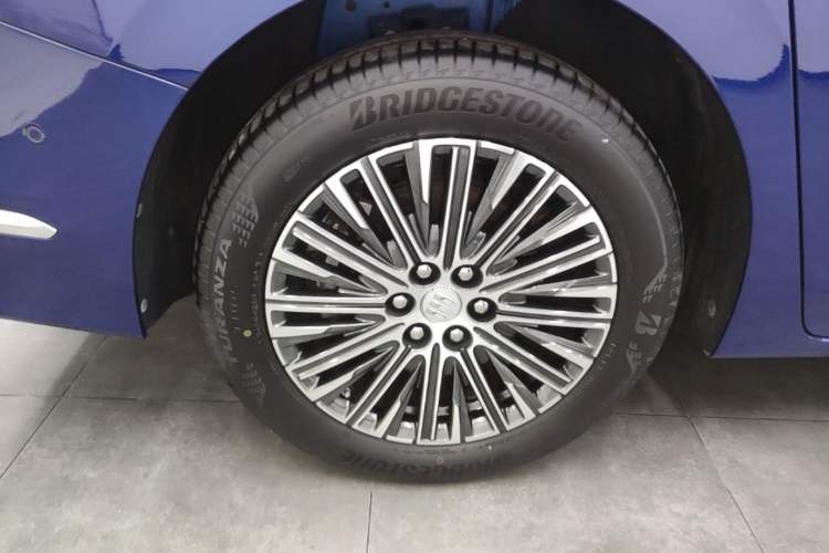 Used Buick GL8 New Energy 2024 Lu Zun Luxury Edition 6-Seater Right Rear Wheel Hub