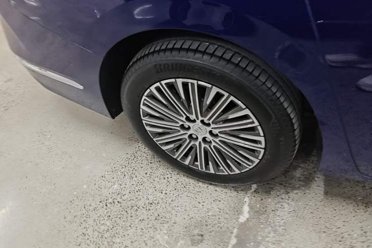 Used Buick GL8 New Energy 2024 Lu Zun Luxury Edition 6-Seater Right Rear Wheel Hub