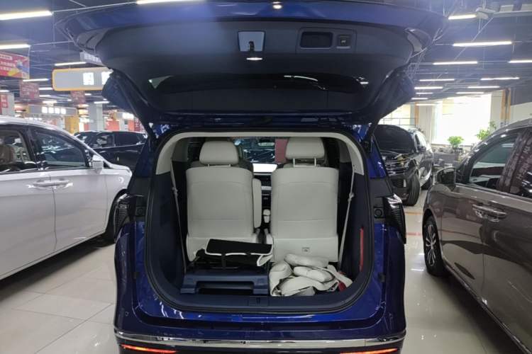 Used Buick GL8 New Energy 2024 Lu Zun Luxury Edition 6-Seater Trunk
