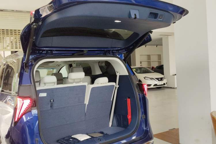 Used Buick GL8 New Energy 2024 Lu Zun Luxury Edition 7-Seater Trunk