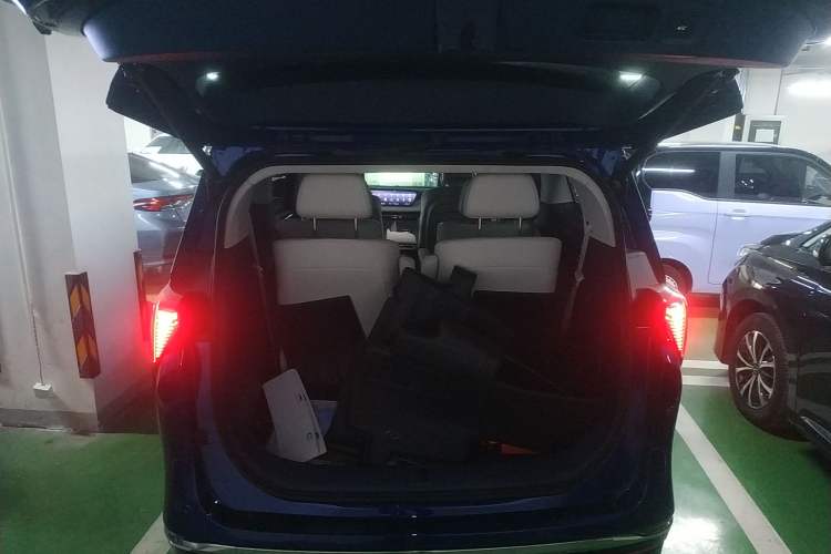 Used Buick GL8 New Energy 2024 Lu Zun Luxury Edition 6-Seater Trunk