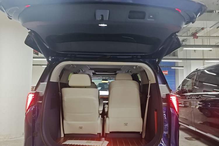 Used Buick GL8 New Energy 2024 Lu Zun Luxury Edition 6-Seater Trunk