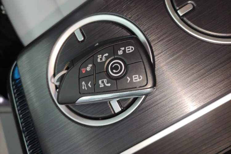 Used Buick GL8 New Energy 2024 Lu Zun Luxury Edition 6-Seater Vehicle Key