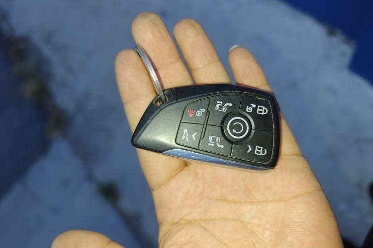 Used Buick GL8 New Energy 2024 Lu Zun Luxury Edition 7-Seater Vehicle Key