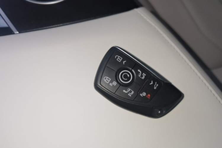 Used Buick GL8 New Energy 2024 Lu Zun Luxury Edition 7-Seater Vehicle Key