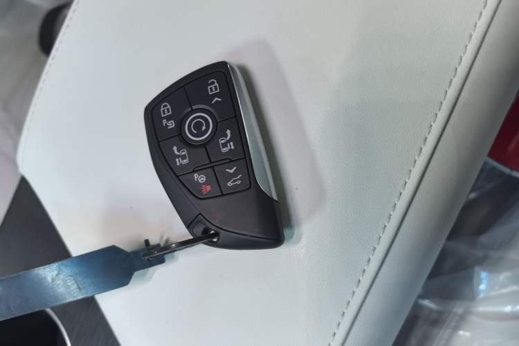 Used Buick GL8 New Energy 2024 Lu Zun Luxury Edition 7-Seater Vehicle Key