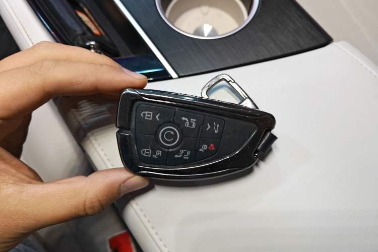 Used Buick GL8 New Energy 2024 Lu Zun Luxury Edition 7-Seater Interior 1