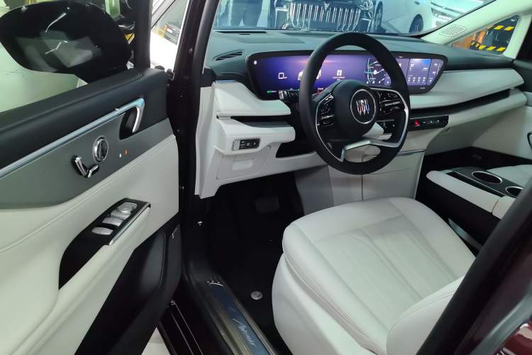 Used Buick GL8 New Energy 2024 Lu Zun Deluxe Edition 7-Seater Interior 3