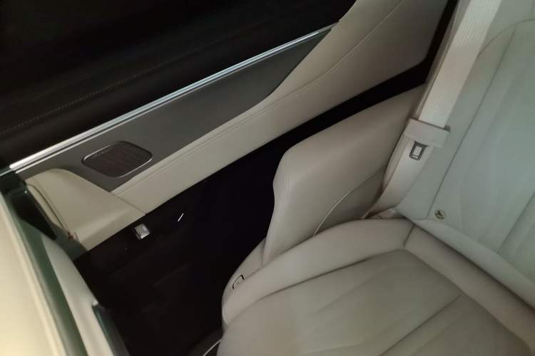 Used Buick GL8 New Energy 2024 Lu Zun Deluxe Edition 7-Seater Interior 6