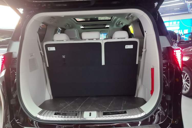 Used Buick GL8 New Energy 2024 Lu Zun Deluxe Edition 7-Seater Trunk