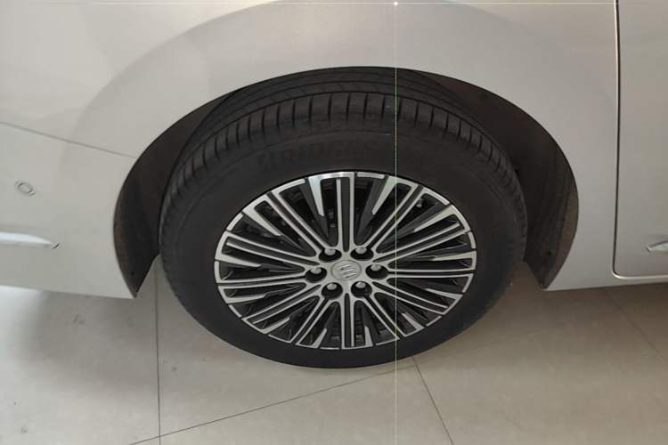 Used Buick GL8 New Energy 2024 Lu Zun Luxury Edition 7-Seater Right Rear Wheel Hub