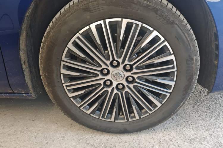 Used Buick GL8 New Energy 2024 Lu Zun Luxury Edition 6-Seater Right Front Wheel Hub