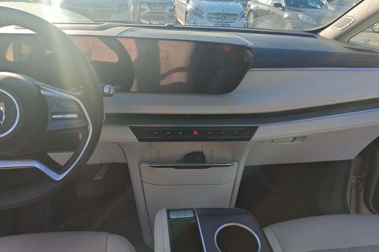 Used Buick GL8 New Energy 2024 Lu Zun Deluxe Edition 7-Seater Audio And AC Panel