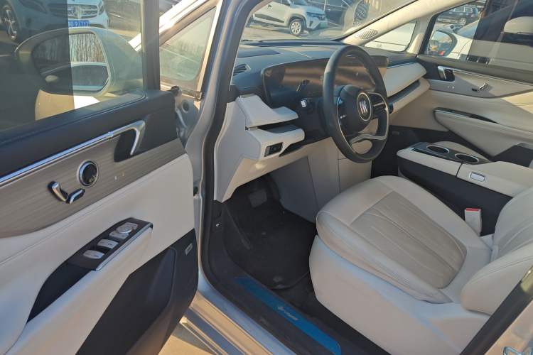Used Buick GL8 New Energy 2024 Lu Zun Deluxe Edition 7-Seater Driver Seat