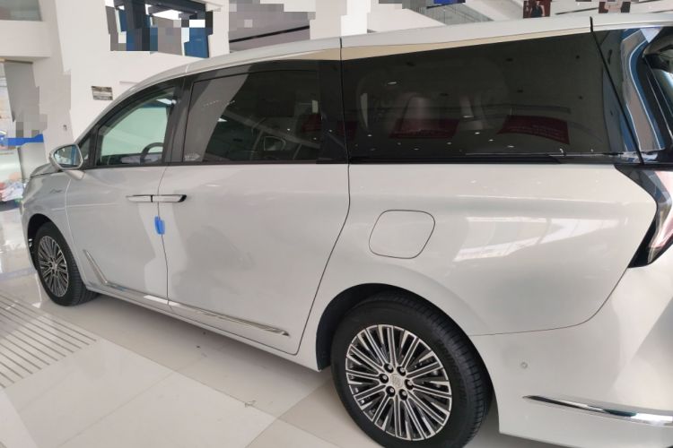 Used Buick GL8 New Energy 2024 Lu Zun Luxury Edition 7-Seater Exterior 3