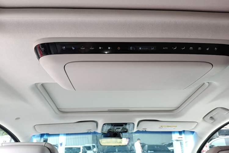 Used Buick GL8 New Energy 2024 Lu Zun Luxury Edition 7-Seater Headliner
