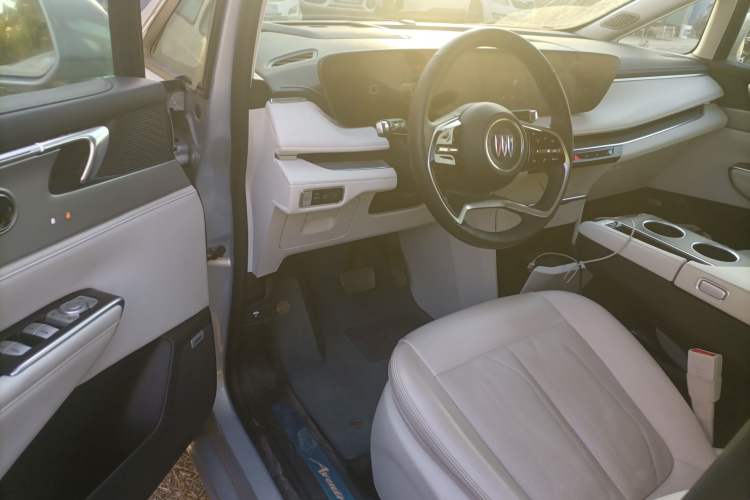 Used Buick GL8 New Energy 2024 Lu Zun Deluxe Edition 7-Seater Interior 3