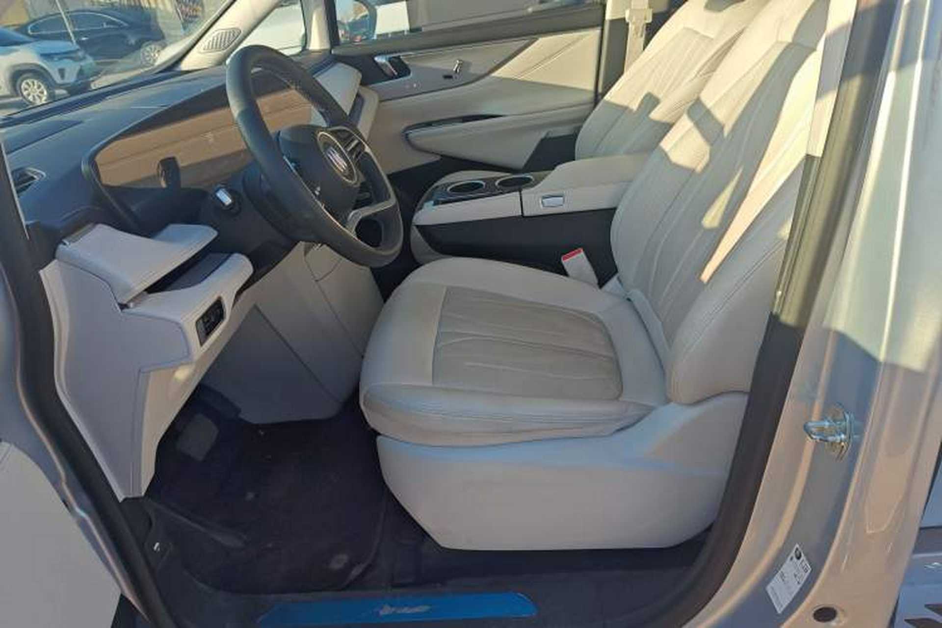 Used Buick GL8 New Energy 2024 Lu Zun Deluxe Edition 7-Seater Left Front Seat