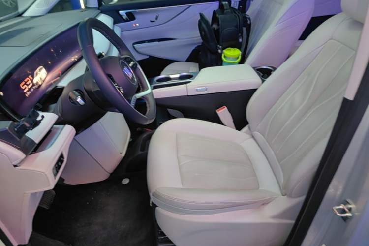 Used Buick GL8 New Energy 2024 Lu Zun Smart Edition 7-Seater Left Front Seat