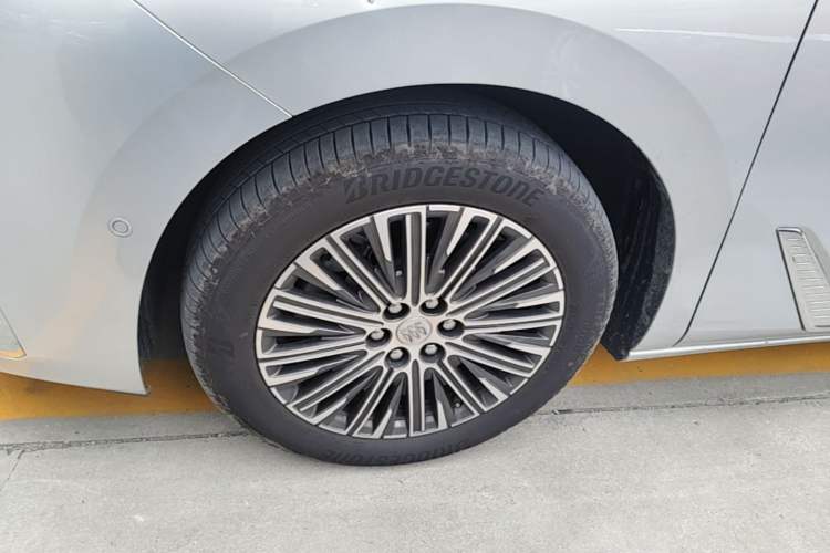 Used Buick GL8 New Energy 2024 Lu Zun Luxury Edition 7-Seater Left Front Wheel Hub